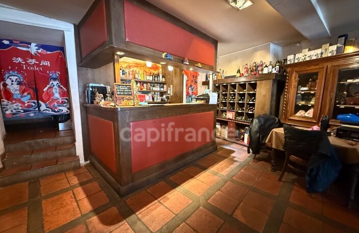 Immeuble avec restaurant et appartement — photo 3