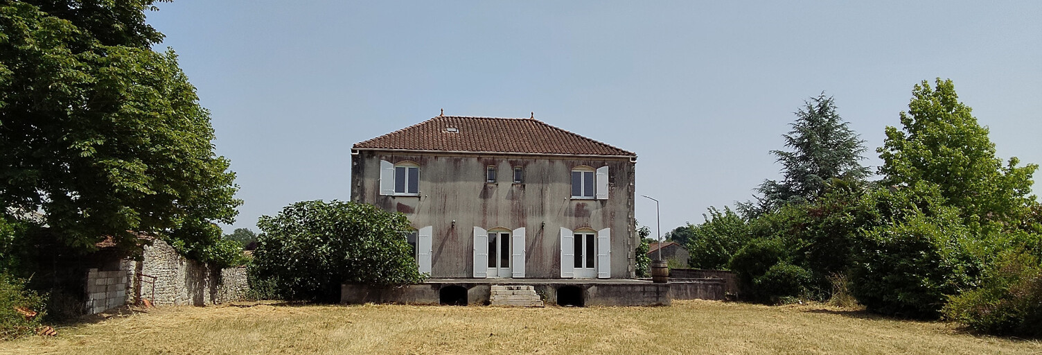 Maison 9 Pièces 223 m² à vendre à Saint-Genis-de-Saintonge (17240)