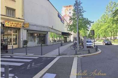 Commerce 2 pièces 134400 €