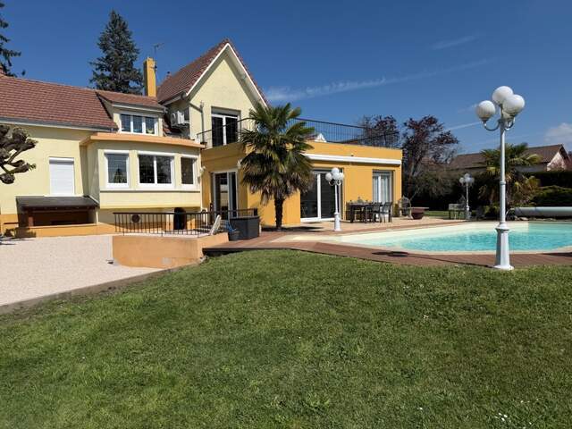 Maison à vendre 5 pièces 180m2 MONTCEAU LES MINES (71) — photo du bien