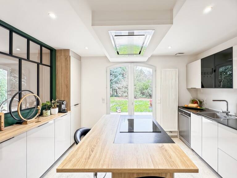 Maison de caractère entièrement rénovée – 212 m² sur parcelle de 2900 m2 – Écrin de verdure dans le centre de Mûrs-Érigné — photo 1
