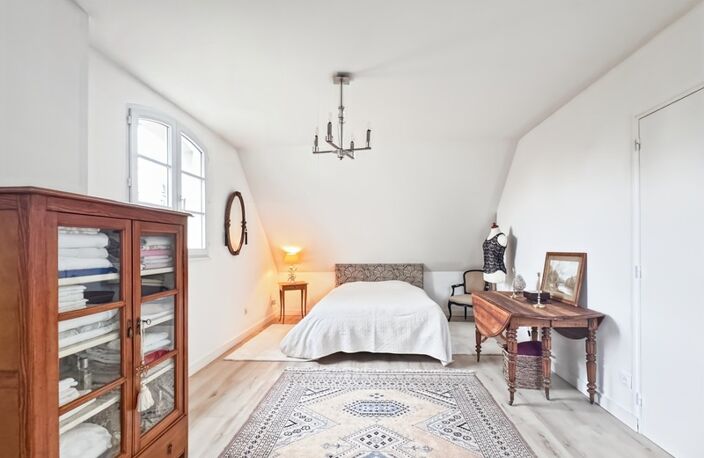 Maison de caractère entièrement rénovée – 212 m² sur parcelle de 2900 m2 – Écrin de verdure dans le centre de Mûrs-Érigné — photo 5