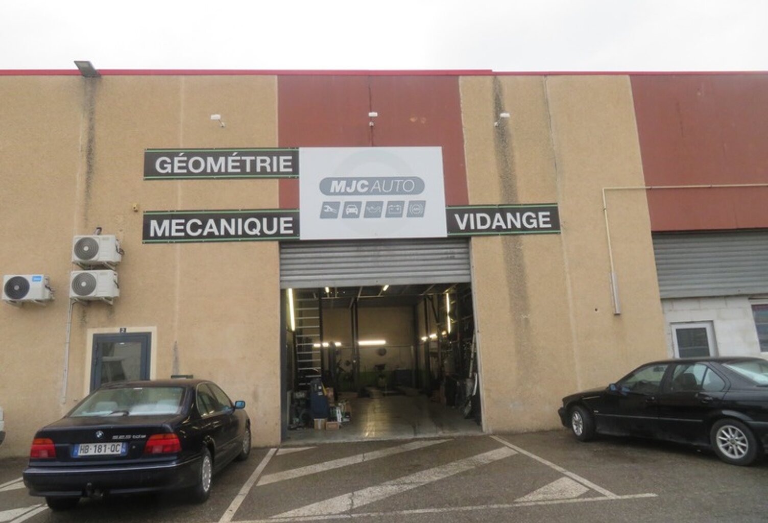 Fonds de GARAGE AUTOS, réparations et entretien toutes MARQUES  A vendre DIGNE LES BAINS (04) — photo 1