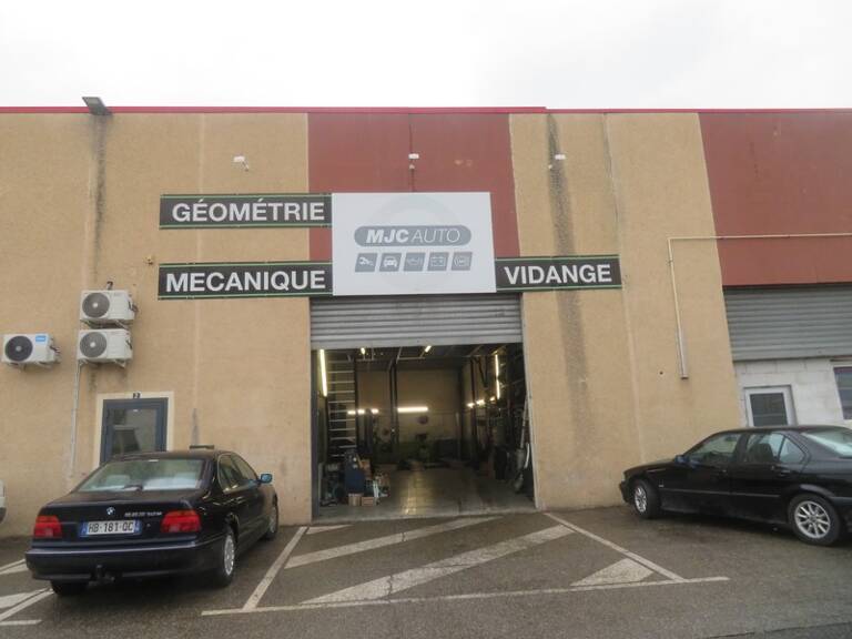 Fonds de GARAGE AUTOS, réparations et entretien toutes MARQUES  A vendre DIGNE LES BAINS (04) — photo 1