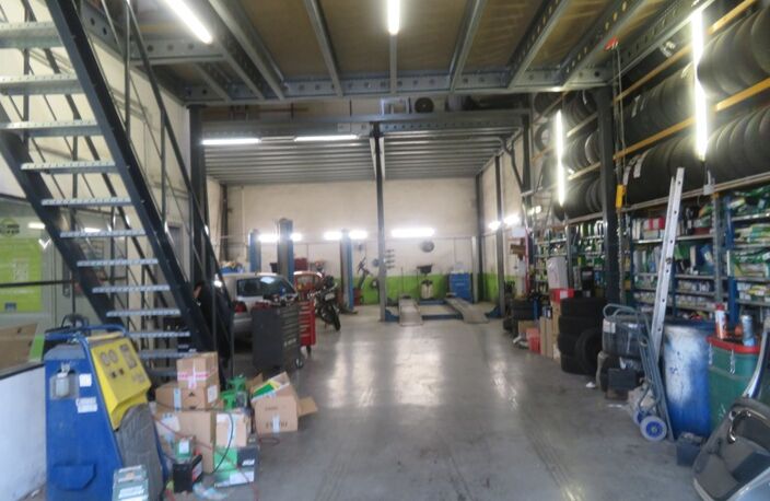 Fonds de GARAGE AUTOS, réparations et entretien toutes MARQUES  A vendre DIGNE LES BAINS (04) — photo 2