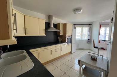 Appartement 3 pièces 880 €