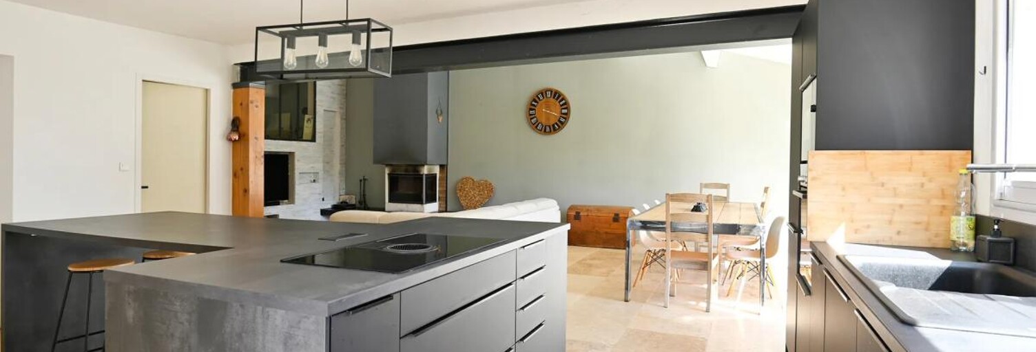 Maison 9 Pièces 205 m² à vendre à Redessan (30129)