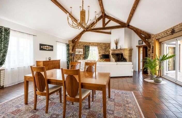 Élégante maison en pierre, 298m² à Flacourt — photo 4