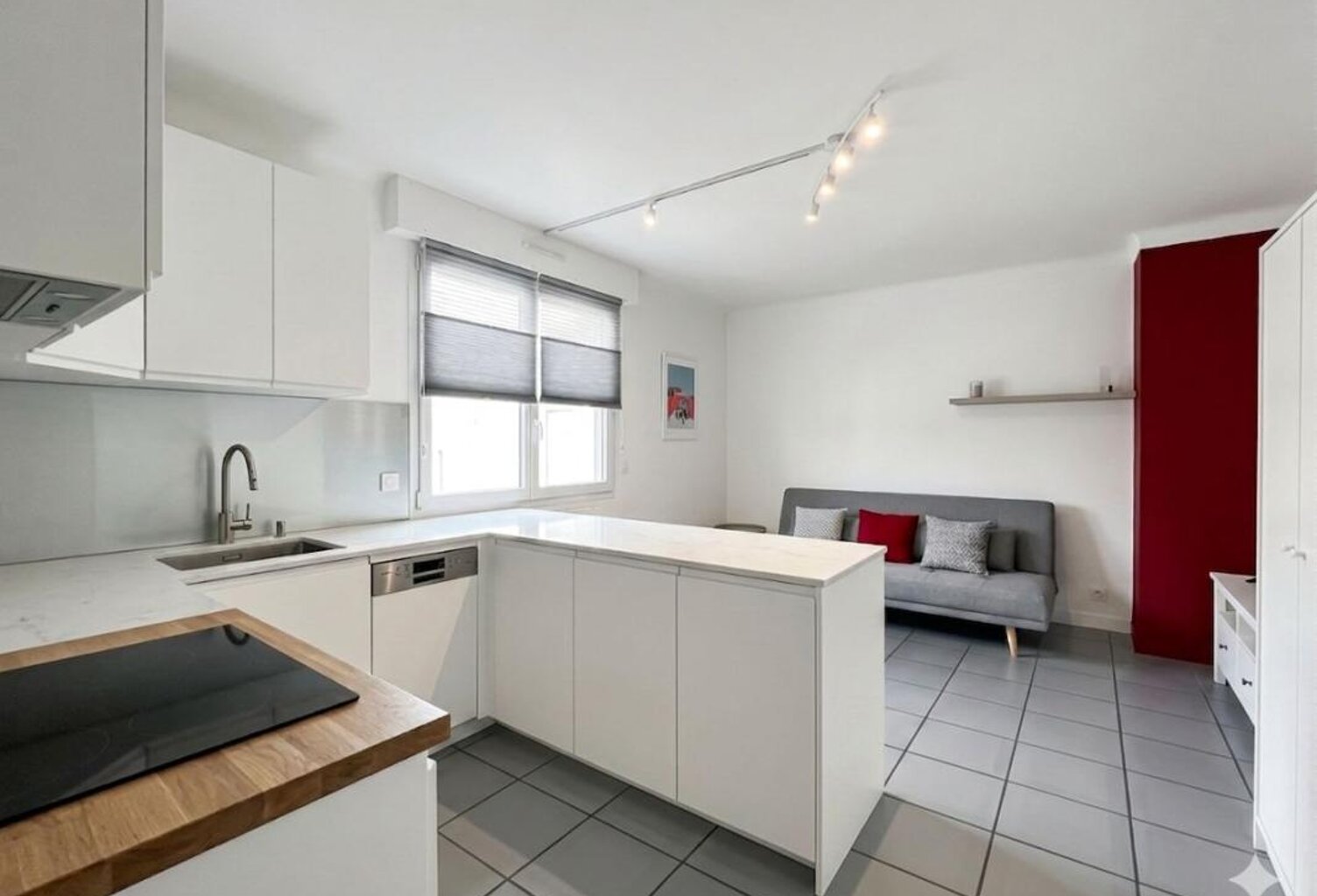 Studio idéal investissement - Centre-ville La Roche-sur-Yon, libre — photo 1