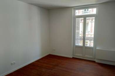 Appartement 3 pièces 880 €