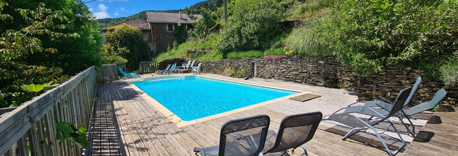 Maison 16 Pièces 300 m² à vendre à Saint-André-Lachamp (07230)