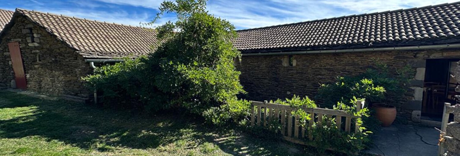 Maison 16 Pièces 300 m² à vendre à Saint-André-Lachamp (07230)
