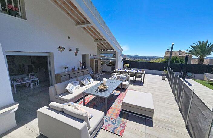 Les Lones - Villa 210 m² aux prestations haut de gamme - vue mer - Garages — photo 3