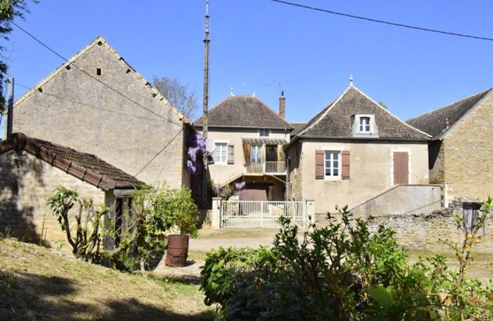 MAISON EN PIERRE AVEC DÉPENDANCES — photo 2