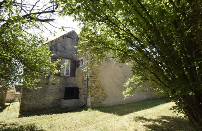 MAISON EN PIERRE AVEC DÉPENDANCES — photo 4