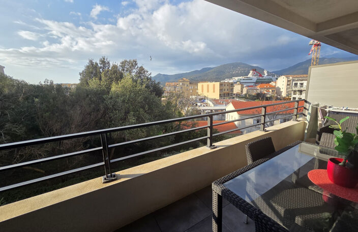 Grand T2 63 m2 avec terrasse, parking et cave à 300 m de la — photo 2