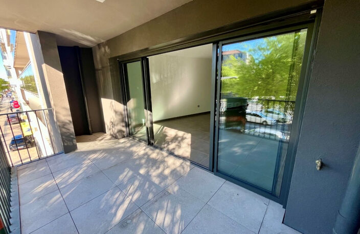 Hyper centre ville - T3 de 77 m2 avec terrasse et garage. — photo 2