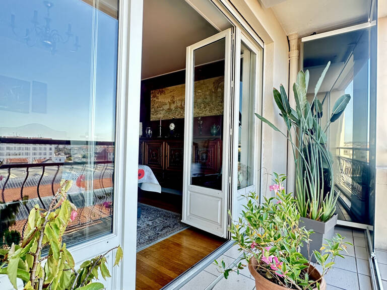 Lyon 3e   Grange Blanche / Monplaisir   T3 de 78 m2 avec bal — photo 1