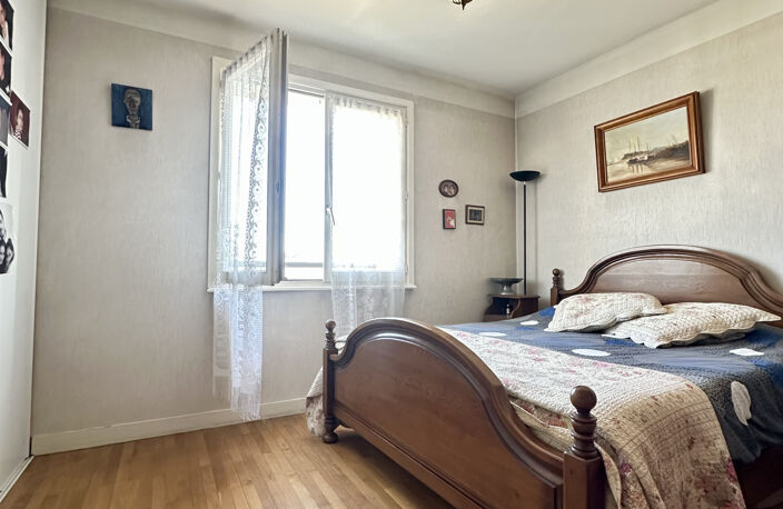 Lyon 3e   Grange Blanche / Monplaisir   T3 de 78 m2 avec bal — photo 4