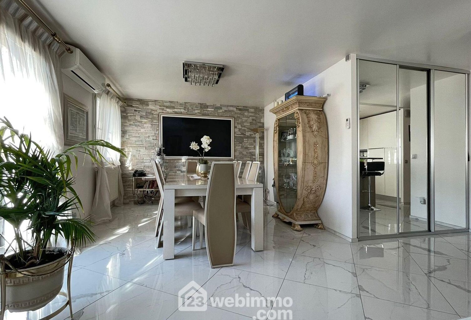 Appartement - 108.45m² - Créteil — photo 1