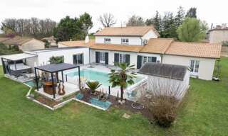 Maison 8 Pièces 243 m² à vendre à Cissé (86170)