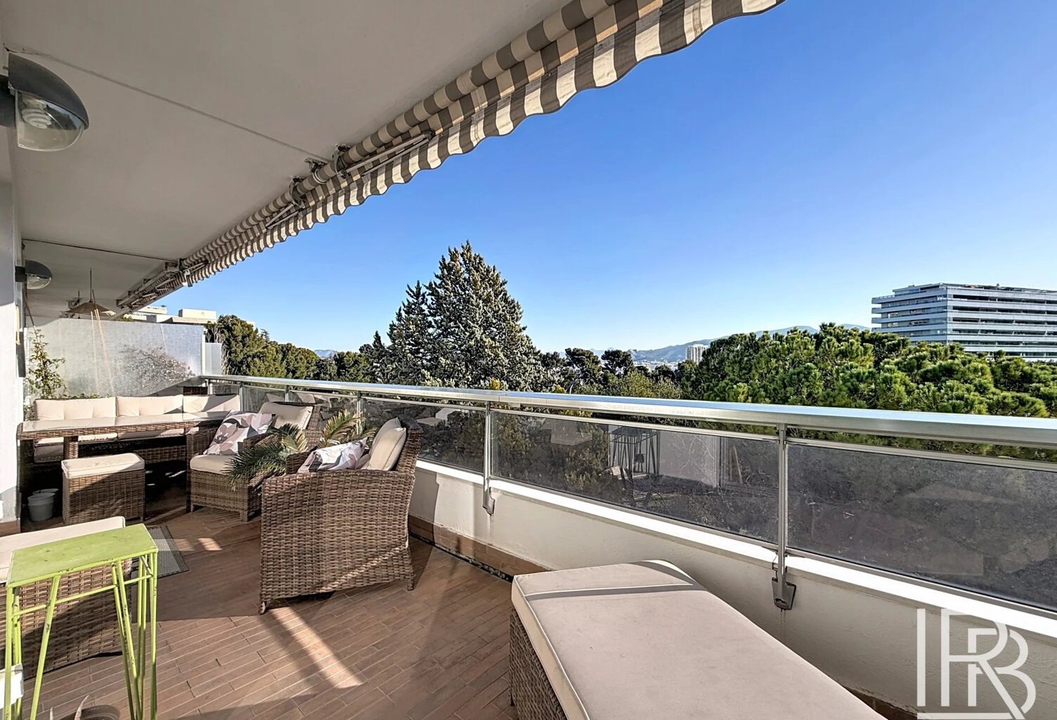 Appartement à vendre, Marseille 8, Perier, 93m² et terrasse. — photo 1