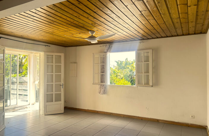 HAUT DE MAISON 4 PIECES  PETITE ILE — photo 2