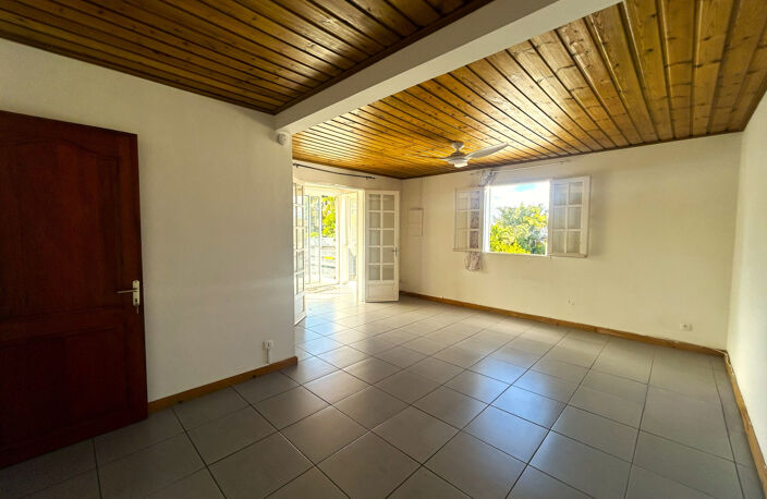 HAUT DE MAISON 4 PIECES  PETITE ILE — photo 3