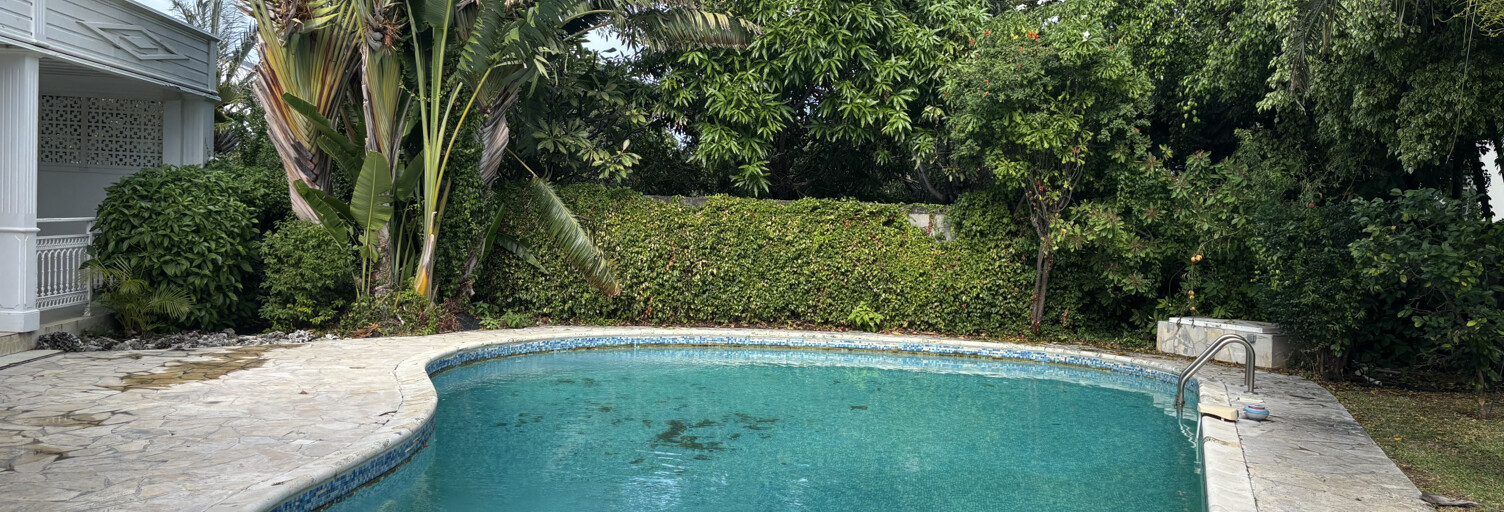 Maison 6 Pièces 167 m² à louer à Saint-Pierre (97410)