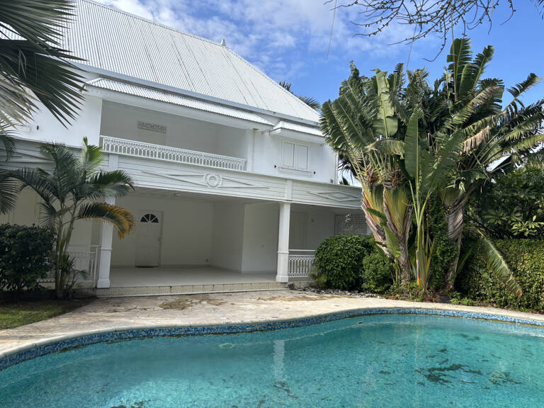 À LOUER VILLA T6 - SAINT-PIERRE — photo 1