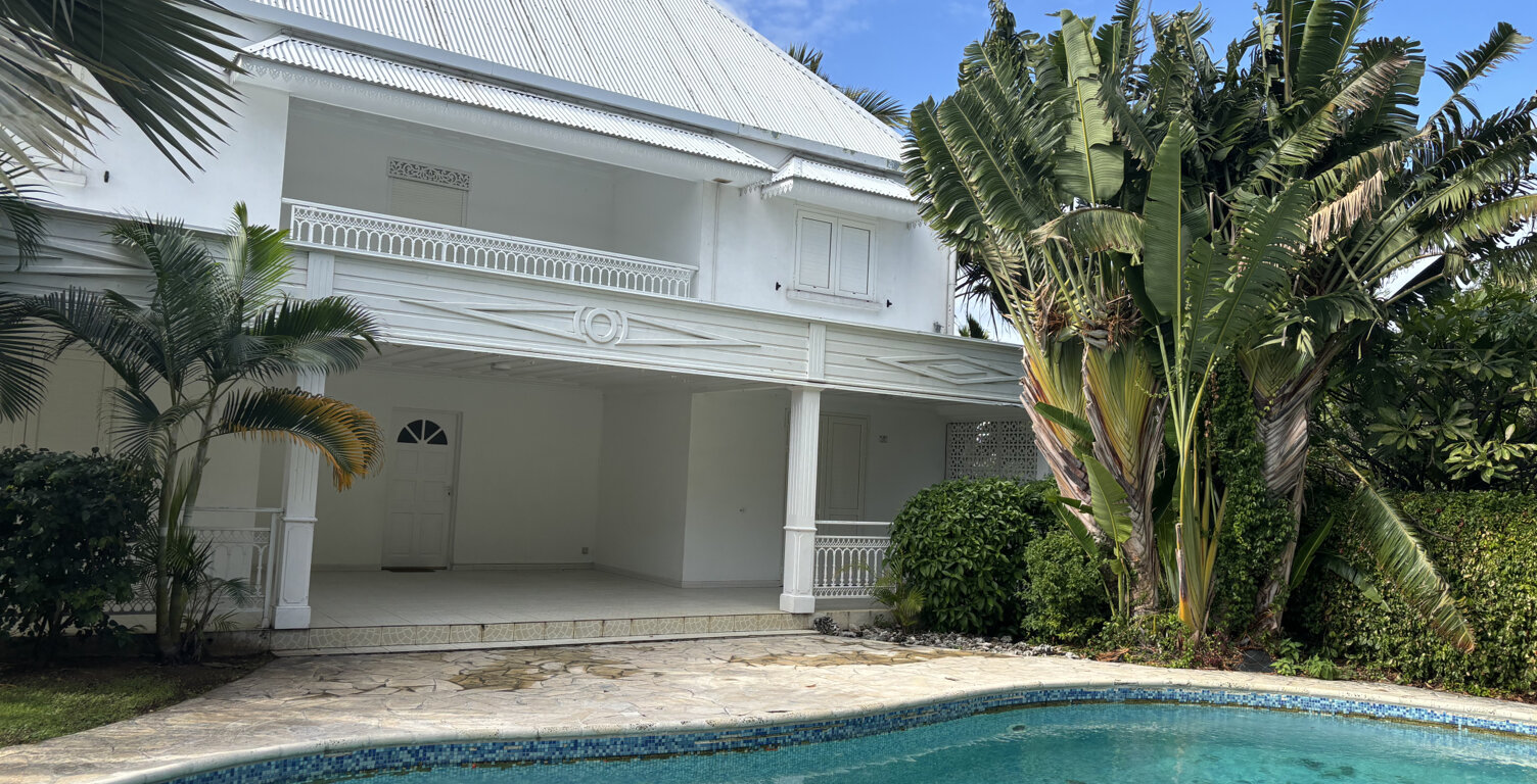 À LOUER VILLA T6 - SAINT-PIERRE — photo 1