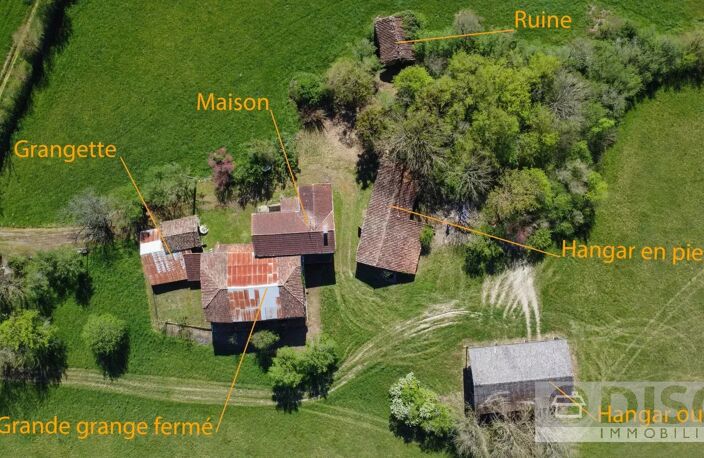 Authentique corps de ferme avec 3 hectares et dépendances. — photo 3