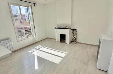 Appartement 2 pièces 909 €
