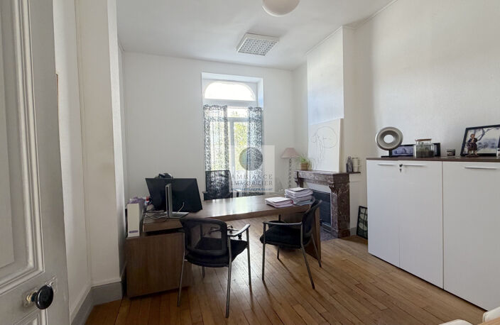 Appartement Haussmannien en centre-ville — photo 4