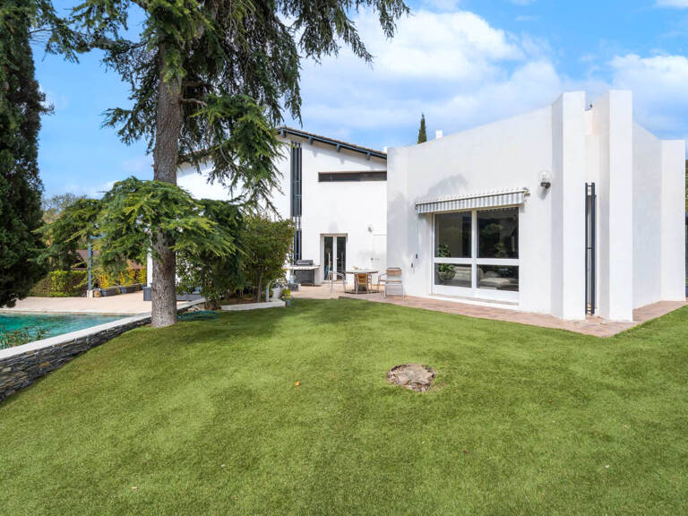Contemporaine et charme dans un écrin de verdure — photo 1