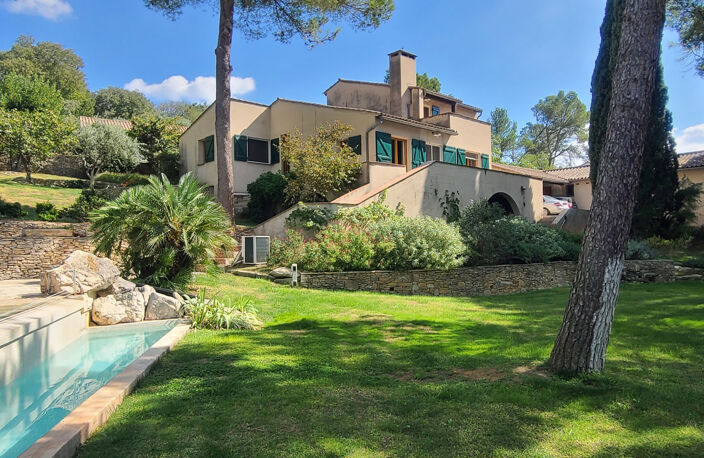 COLLINES - SECTEUR RESIDENTIEL - SPACIEUSE VILLA 5 CHAMBRES — photo 2
