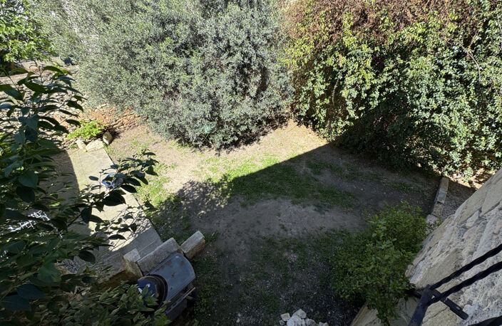 VERGÈZE   Maison de caractère avec fort potentiel — photo 2