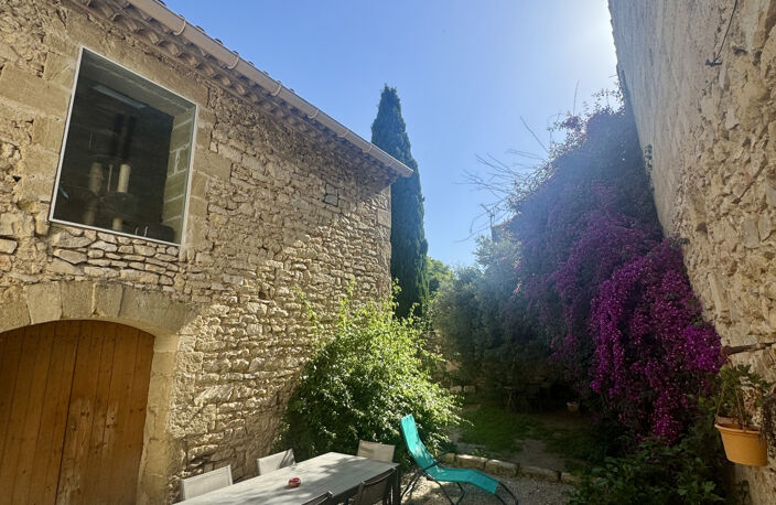 VERGÈZE   Maison de caractère avec fort potentiel — photo 3