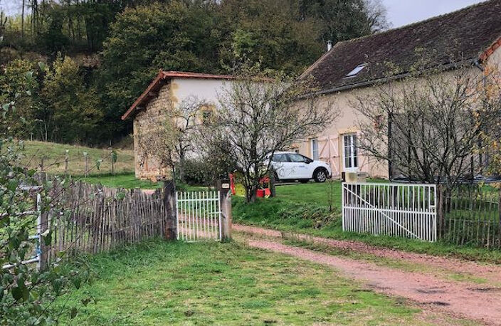 Corps de ferme rénové de 175 m2 habitables et 1,5 ha de terr — photo 3