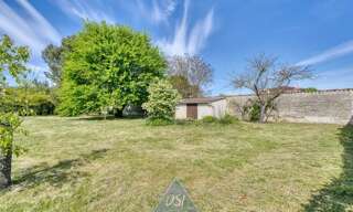 Terrain  698 m² à vendre à Dagneux (01120)