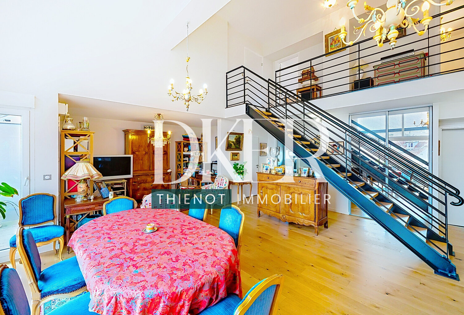 Duplex T5 - Place Godinot — photo 1