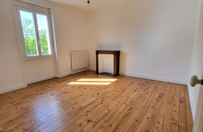 À Sarlat-La-Canéda, maison avec 4 pièces à louer 887 EUR par m — photo 5