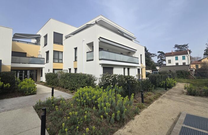 Location appartement 80 pièces 80 m² à Charbonnières-les-Bains (69260) — photo 2