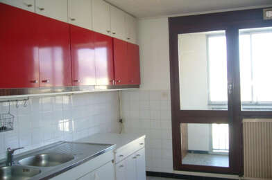 Appartement 3 pièces 696 €