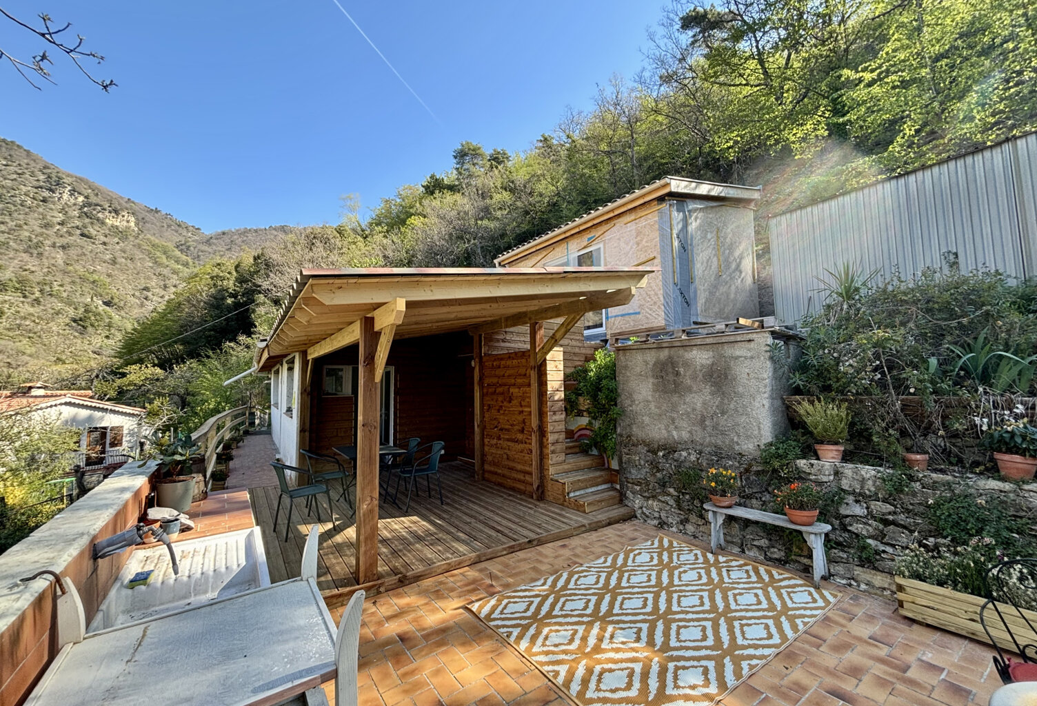 MAISON 2 PIECES - PEILLE — photo 1