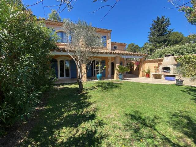 Bastide Provençale Alpilles Sud — photo du bien