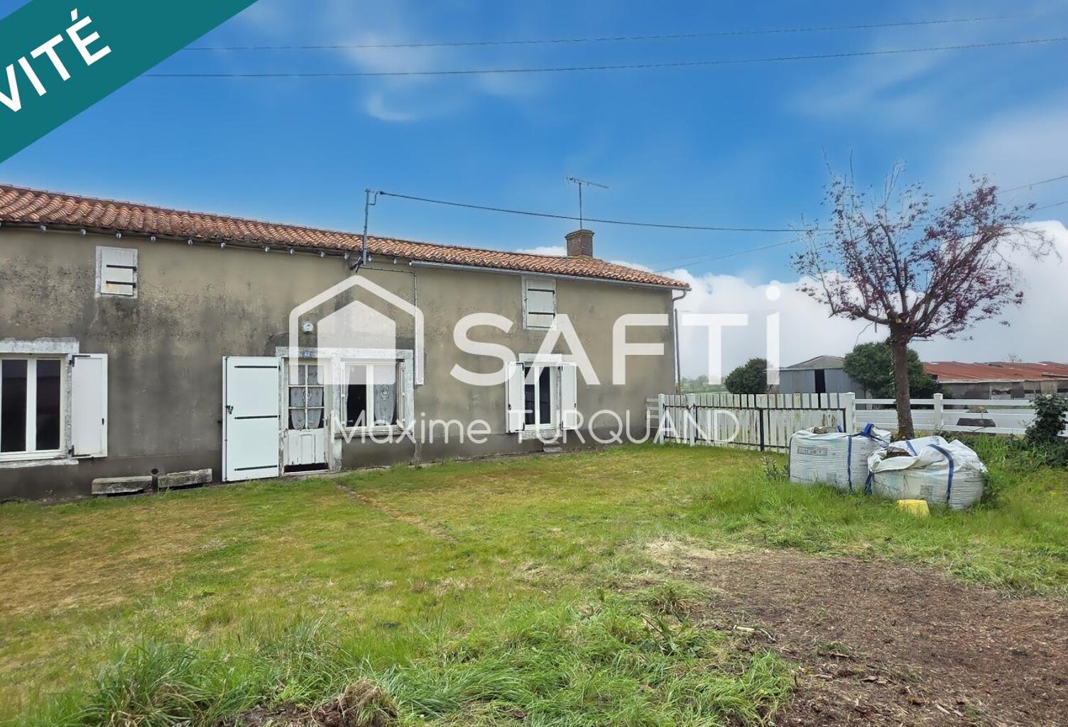 Maison 131 m² + Grange Vendéenne 400m², 4200m² de terrain. — photo 1