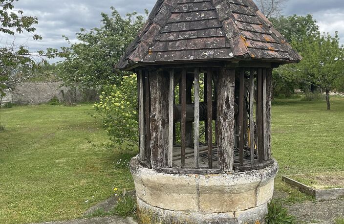 Belle maison de village, offrant 7 pièces dont deux chambres pouvant être partagées pour accueillir des personnes supplémentaires . — photo 3