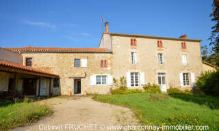 Maison 8 Pièces 400 m² à vendre à Chantonnay (85110)
