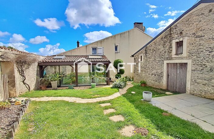 Ensemble immobilier  2 maisons  Dépendances  À 4 min de Vouvant — photo 2